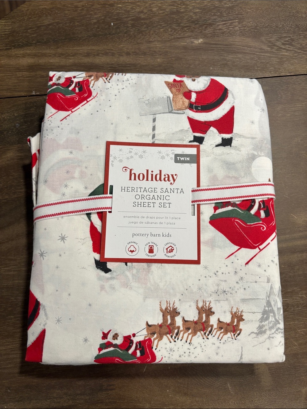 Pottery Barn Kids Holiday Heritage Santa Sheet Set - twin - brand new never used